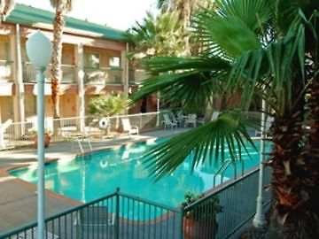 Econo Lodge Inn And Suites Eagle Pass Esterno foto